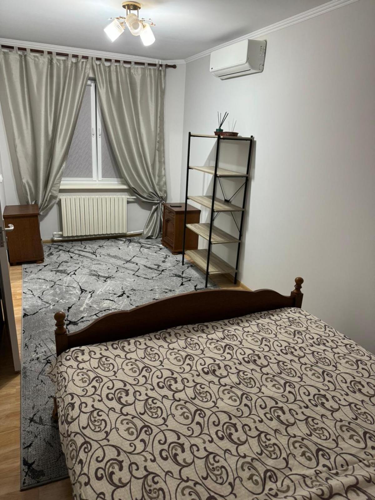 Apartament Str Grenoble Кишинев Екстериор снимка
